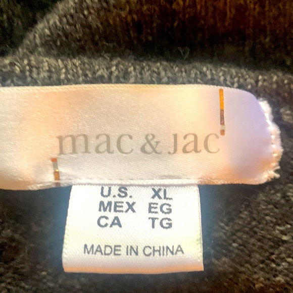 Mac & Jac cotton/acrylic blend charcoal pullover sweater with floral detail - Picture 4 of 5